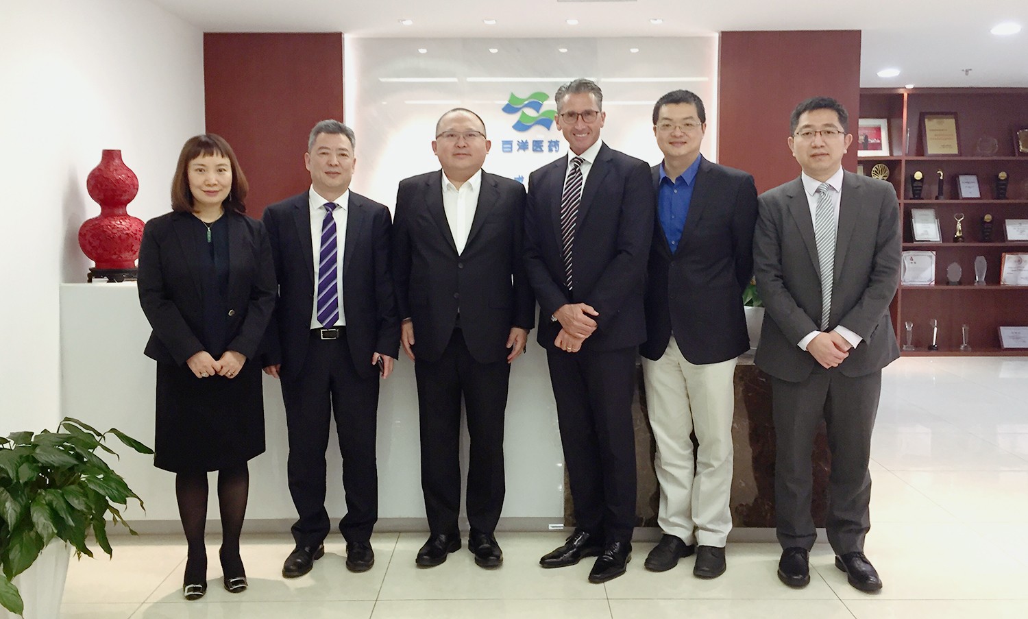 2018连连国际医药与美国领先医疗器械企业 AtriCure 就心房颤动解决方案达成战略合作.jpeg